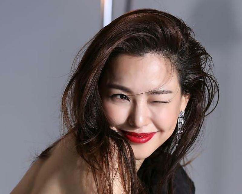 Hoa hậu Hàn đẹp nhất lịch sử: Bị kỳ thị, khuyên bỏ lúm đồng tiền-10
