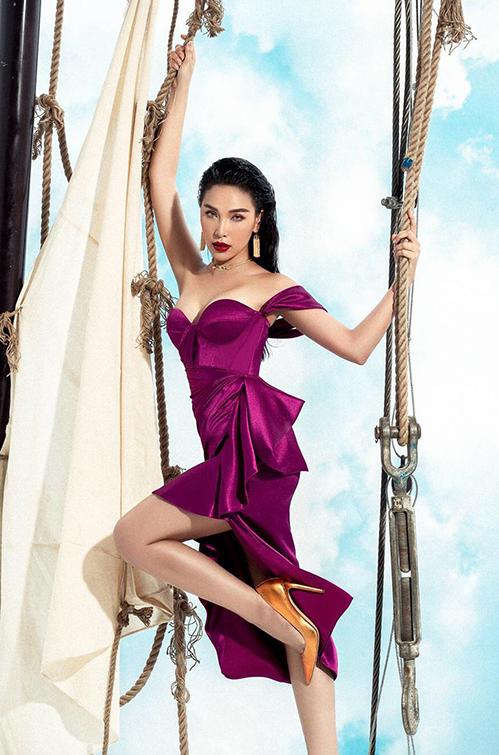 Mai Phương Thúy cố khép mà vẫn quá gợi cảm bên dàn mỹ nhân Việt-15