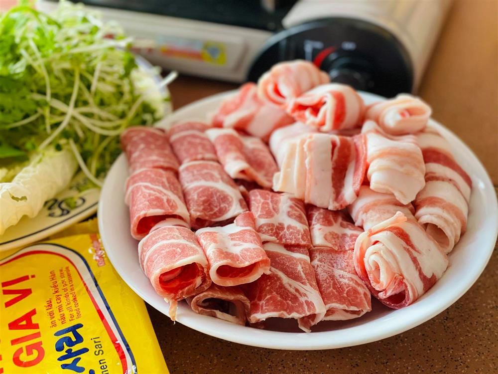 Trời lạnh làm ngay nồi lẩu bổ dưỡng nóng bỏng lưỡi, cả nhà ăn cạn-5