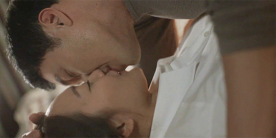 12 cảnh hôn trên phim Hàn đừng xem nếu bạn FA-3