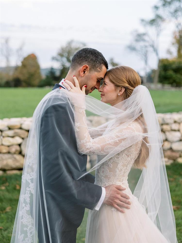 Cận cảnh váy cưới con gái Bill Gates: Đơn giản nhưng sang chảnh-3