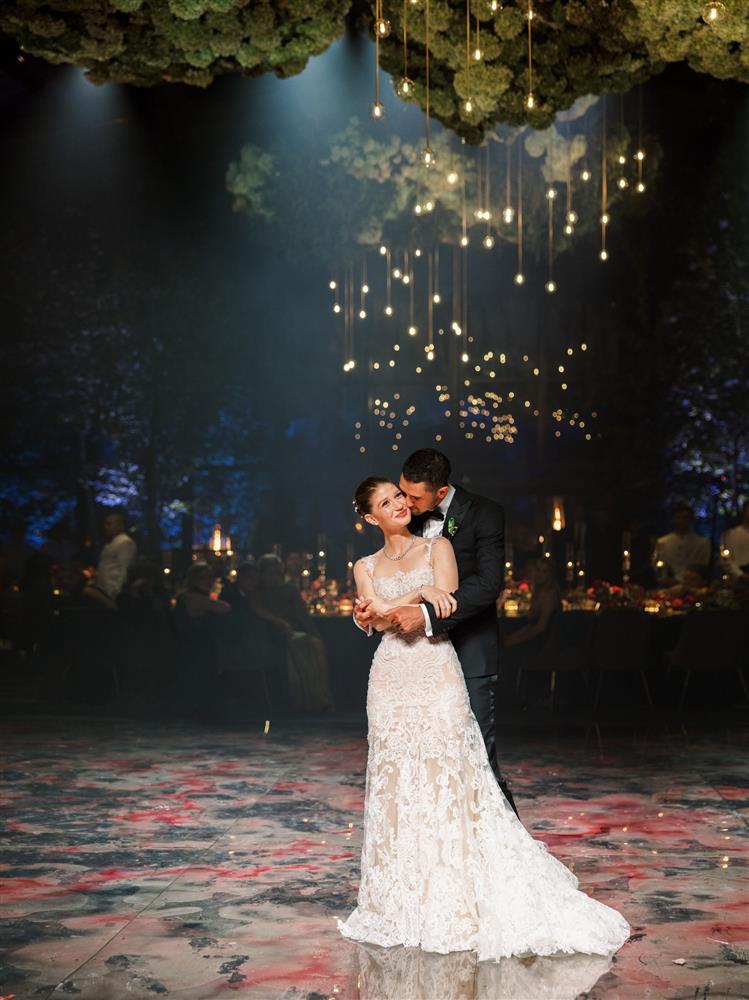 Cận cảnh váy cưới con gái Bill Gates: Đơn giản nhưng sang chảnh-4