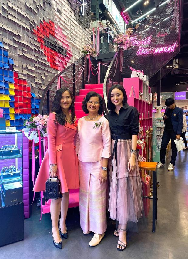 Có mẹ chồng hào môn sướng cỡ nào?-9