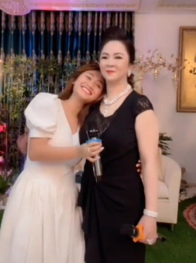 Có mẹ chồng hào môn sướng cỡ nào?-18