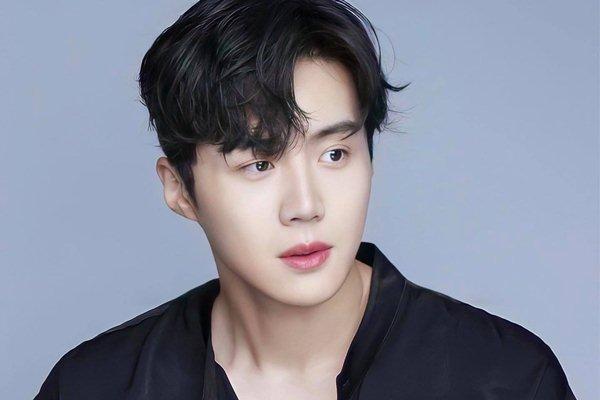 Lịch trình của dàn diễn viên Hometown Cha-Cha-Cha bị hủy hàng loạt-3