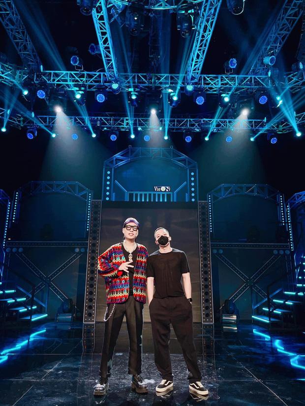 LK soán ngôi Binz làm ông hoàng 1 dáng pose tại Rap Việt mùa 2-5