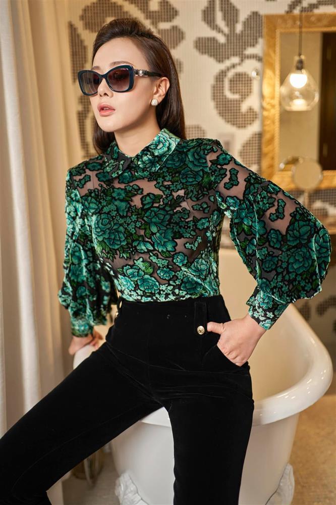 Phương Oanh lộ hậu trường mũm mĩm khác hẳn ảnh nét căng tự đăng-1