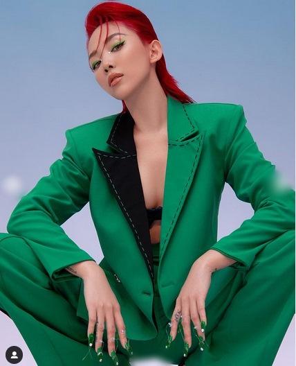 Tóc Tiên hóa tiên cá mắc cạn, phô vòng 1 căng đét-5