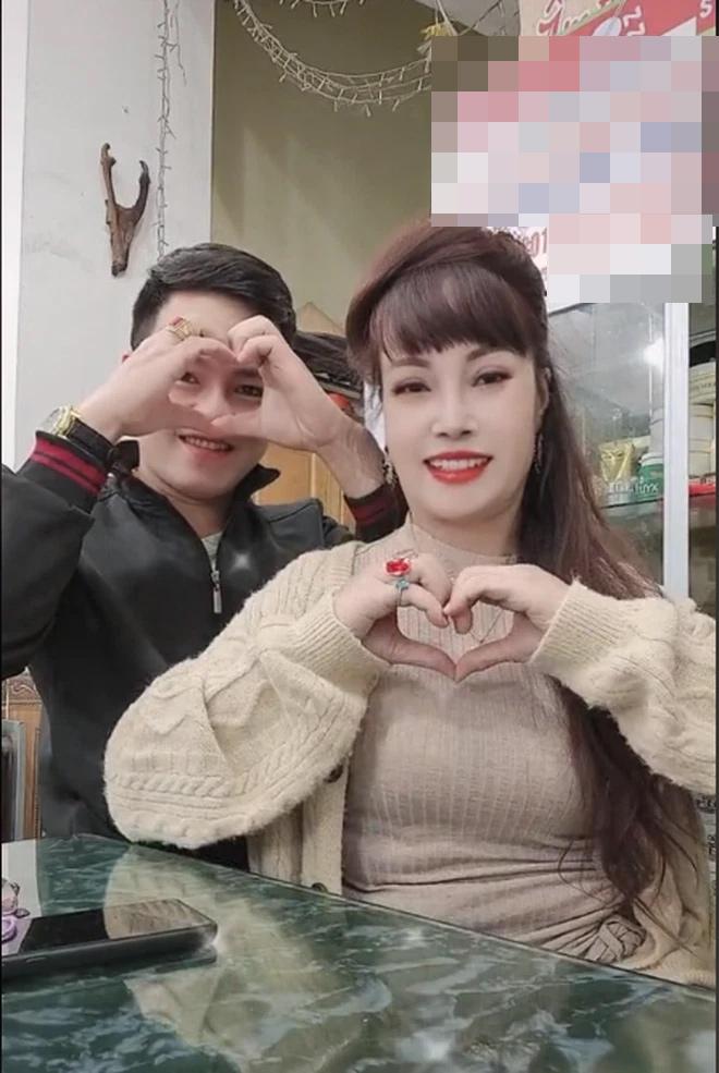 Cô dâu Cao Bằng khoe clip chúc 20/10, nhan sắc mém xỉu-3