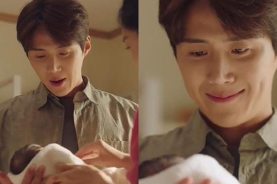 Kim Seon Ho lạnh lùng bỏ con ngoài đời nhưng lên phim lại diễn cực ngọt