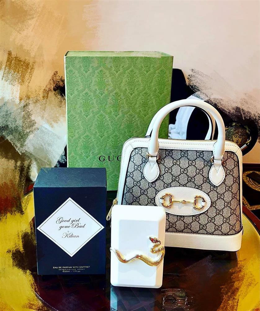 Phan Văn Đức cực giàu, mua loạt hàng hiệu khủng tặng vợ-4