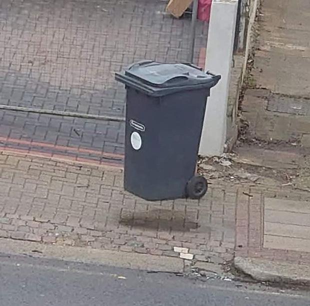 Chùm ảnh gây lú cực mạnh, nhìn đi nhìn lại vẫn không hiểu gì!-1