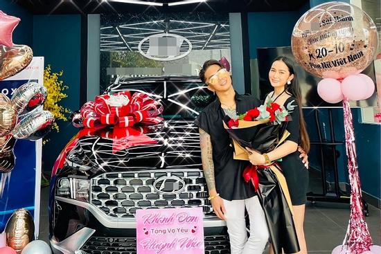 Khánh Đơn bị 'ném đá' vì đùa chuyện bán nội tạng 20/10