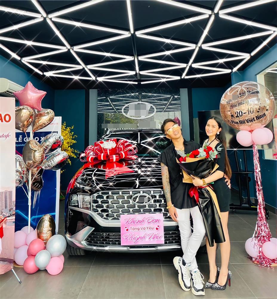 Khánh Đơn bị ném đá vì đùa chuyện bán nội tạng 20/10-1