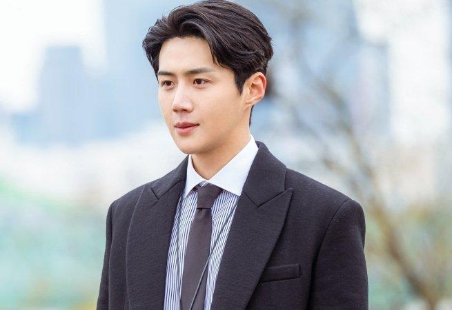 Ép tình cũ phá thai, Kim Seon Ho có ngay bồ mới tài phiệt?-1