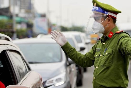 Ngừng kiểm tra giấy xét nghiệm nCoV tại 12 chốt ở cửa ngõ TP.HCM