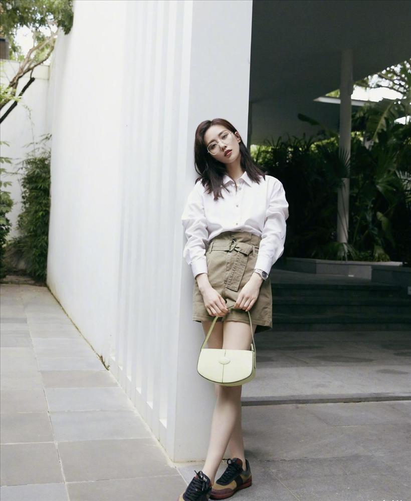 Mãn nhãn với style mùa thu lãng mạn của Lưu Thi Thi-8