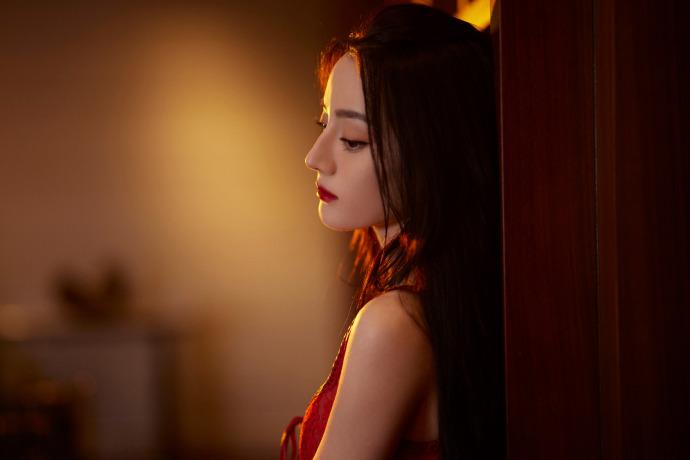 Địch Lệ Nhiệt Ba khoe body hoàn hảo, ngực đầy hút mắt-7