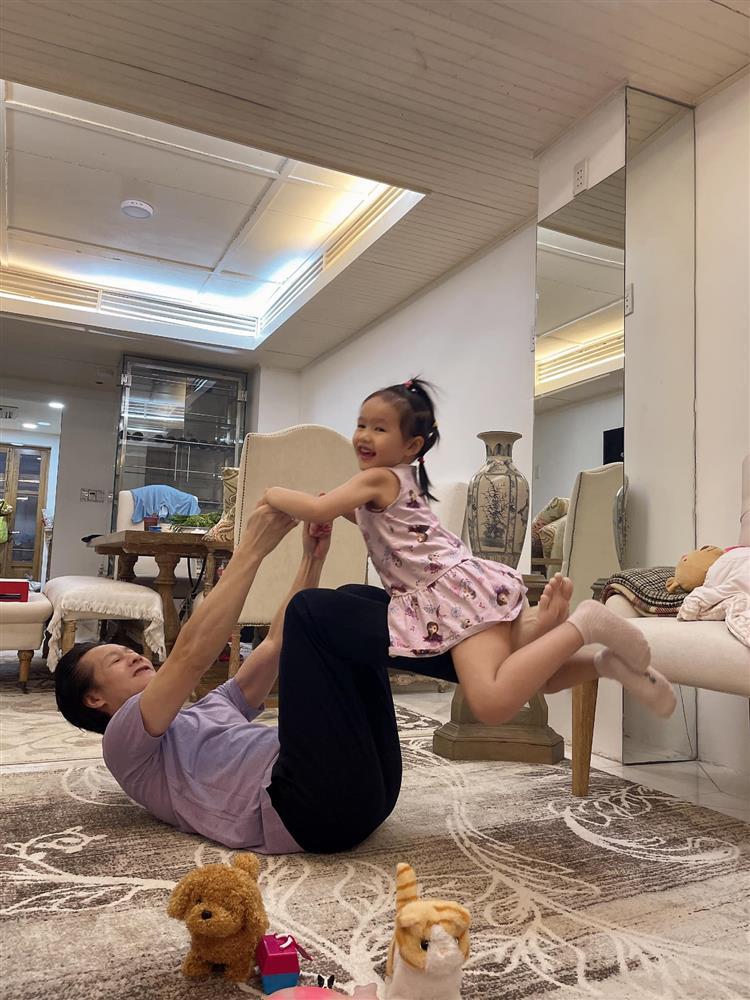 Phan Như Thảo đáp trả tin đồn nuôi chồng già thất nghiệp-6