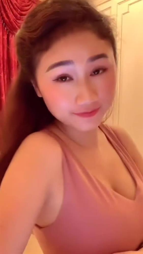 Dâu thứ bà Hằng chăm sống ảo, ăn chơi chả kém mẹ chồng-2