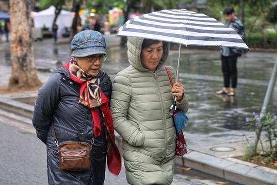 Bắc Bộ đón gió mùa Đông Bắc, Hà Nội mưa rét