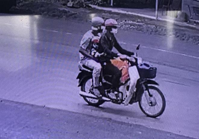 Sự thật clip mẹ lê bước nghe tin con trai 2 tuổi tử vong dưới suối-4