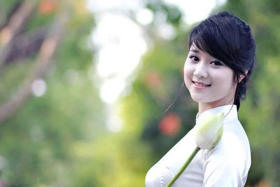 Vinh hoa phú quý hay nghèo rớt mồng tơi, chỉ cần nhìn là biết!