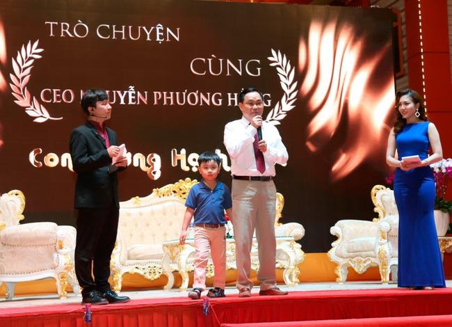 MC ruột bà Hằng chiếm spotlight với góc nghiêng thần thánh-4