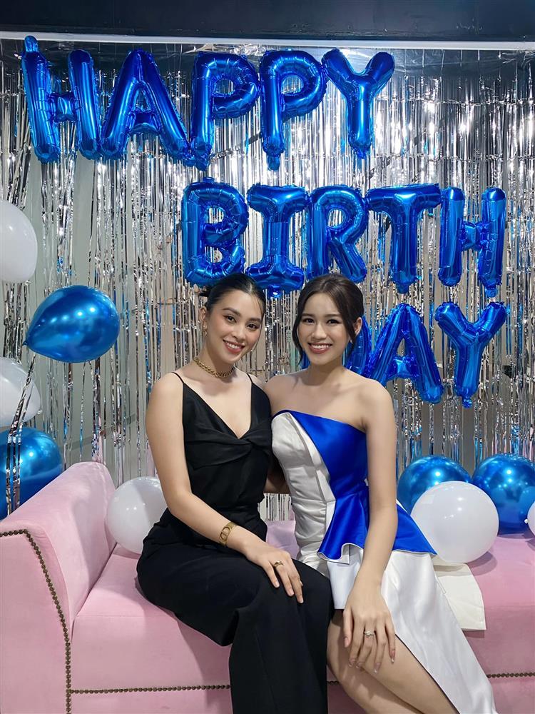 Đụng độ Trần Tiểu Vy, nhan sắc Đỗ Thị Hà có bị lu mờ?-3