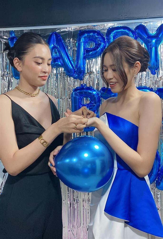 Đụng độ Trần Tiểu Vy, nhan sắc Đỗ Thị Hà có bị lu mờ?-4