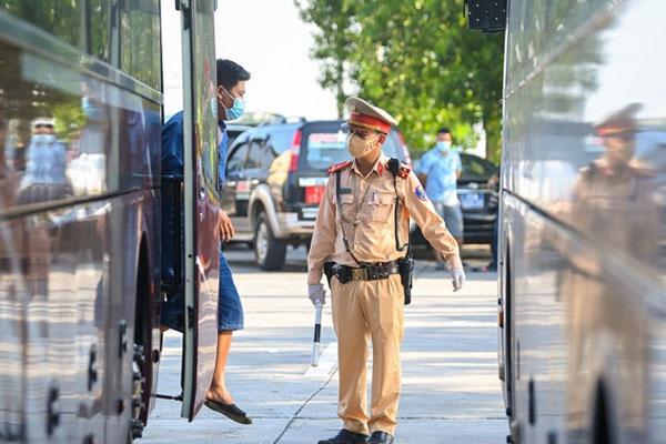 Xe khách chui chở người nhiễm nCoV-1