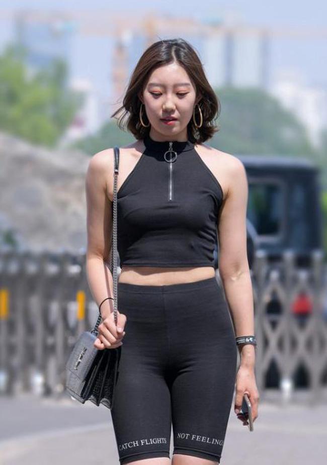 Biến đường phố thành phòng tập, nhiều chị em rát mặt vì bị chỉ trích-17