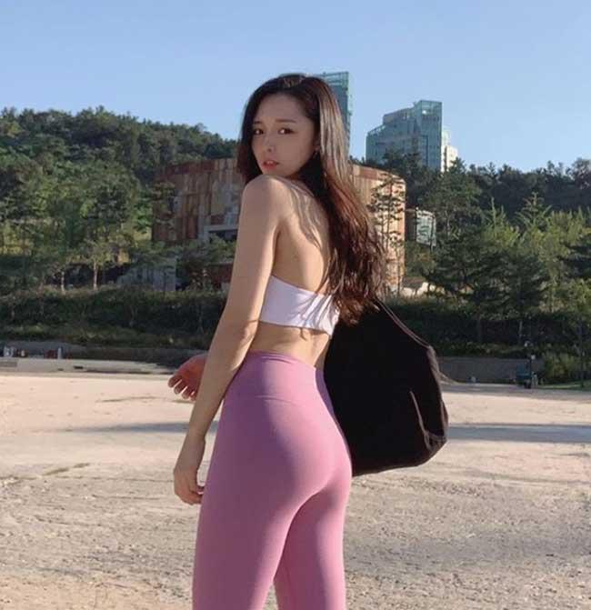 Biến đường phố thành phòng tập, nhiều chị em rát mặt vì bị chỉ trích-9