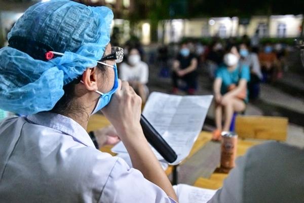 Một học sinh ở TP.HCM ngất xỉu sau khi tiêm vaccine Covid-19-4