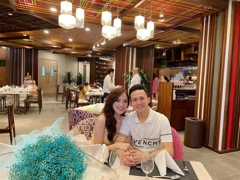 Hôn nhân hot boy cảnh sát và top 10 Hoa Hậu Việt Nam-3