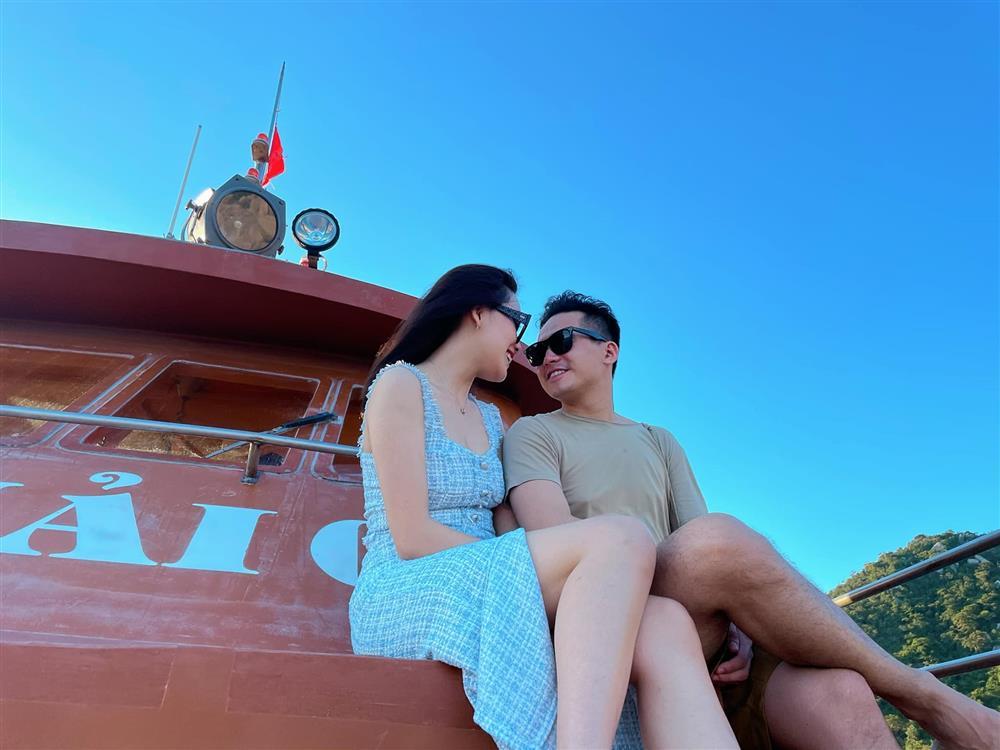 Hôn nhân hot boy cảnh sát và top 10 Hoa Hậu Việt Nam-10