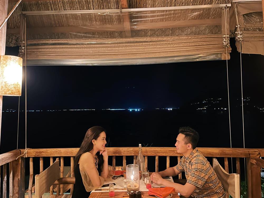 Hôn nhân hot boy cảnh sát và top 10 Hoa Hậu Việt Nam-11