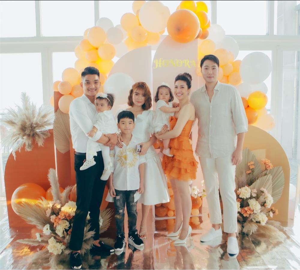 Con gái Mạc Văn Khoa quạu hết nấc khi ăn tiệc nhà Pha Lê-1