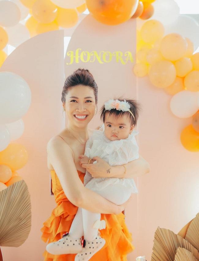 Con gái Mạc Văn Khoa quạu hết nấc khi ăn tiệc nhà Pha Lê-3