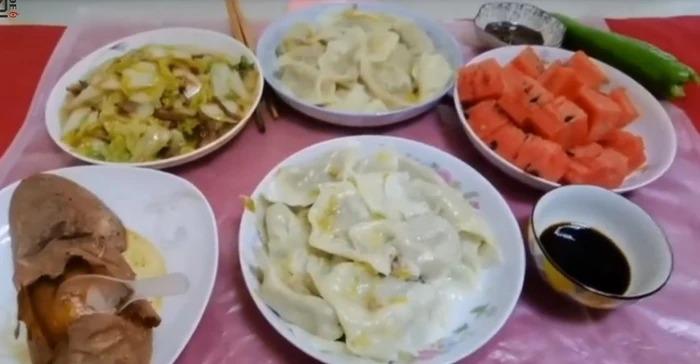 Chồng bất lực trước thói quen của vợ, thà không có còn hơn-5