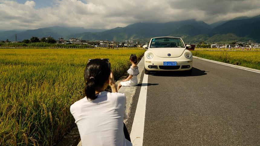Trào lưu thuê xe sang sống ảo khi đi du lịch ở Trung Quốc-3