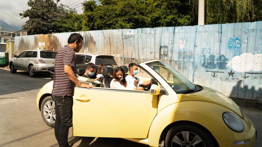 Trào lưu thuê xe sang sống ảo khi đi du lịch ở Trung Quốc-4