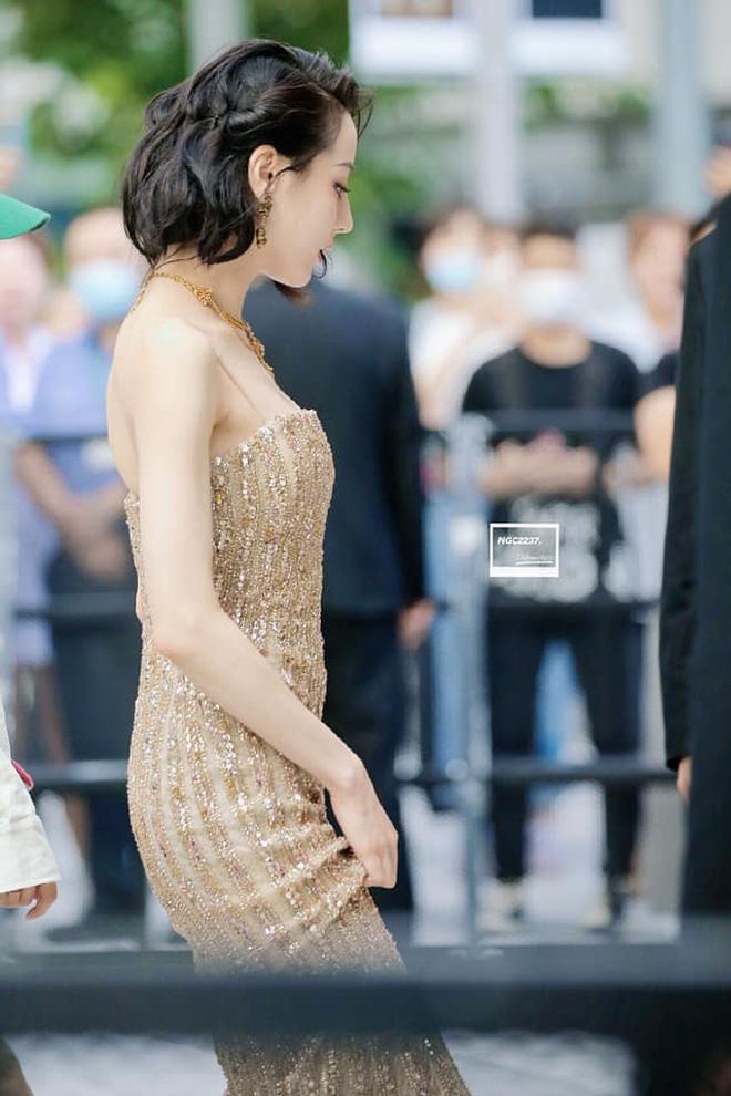 Địch Lệ Nhiệt Ba bớt đẹp vì lưỡi kéo oan nghiệt của thợ cắt tóc-9