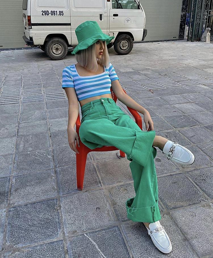 Quỳnh Anh Shyn phối jeans ống rộng không dìm dáng lại trendy-1