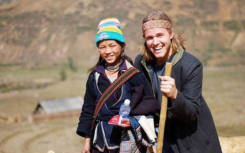 Clip: 2 con trai của cô bé Hmong nói tiếng Việt cưng xỉu-1