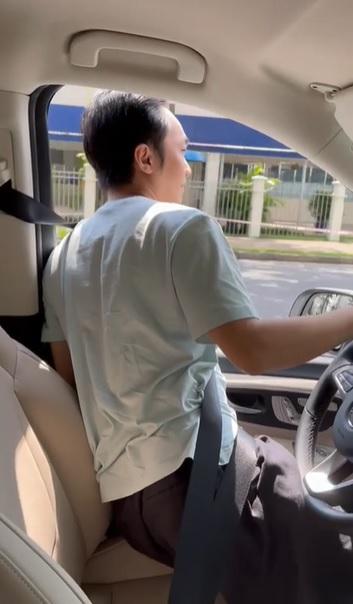 Cường Đô La tay lái siêu xe nhưng đầu thò ra tắm nắng-2