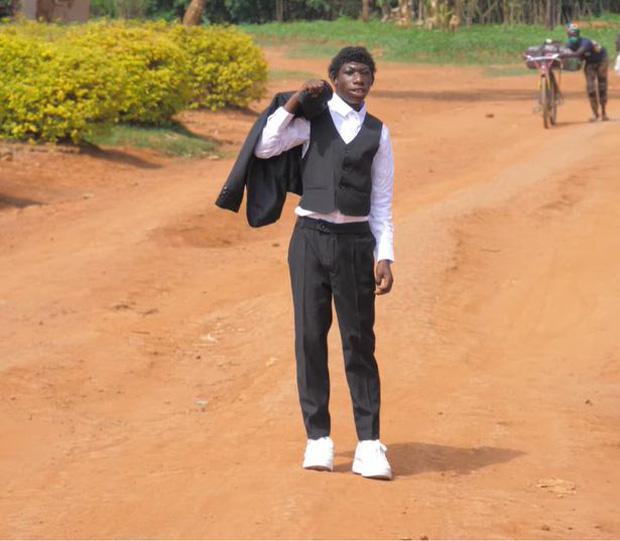 Cú đổi đời ngoạn mục đến mẹ ruột cũng bật ngửa của cậu bé đười ươi-5