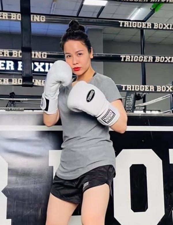 Nhật Kim Anh đăng ảnh tập boxing, viết kèm: 