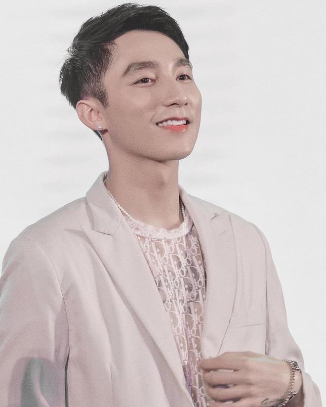 Màn tương tác gây sốt của Sơn Tùng và nữ dancer trên sân khấu-2