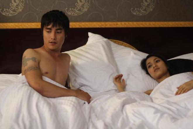 Bạn gái Johnny Trí Nguyễn đóng cảnh nóng 12 tiếng với sao ngoại-8